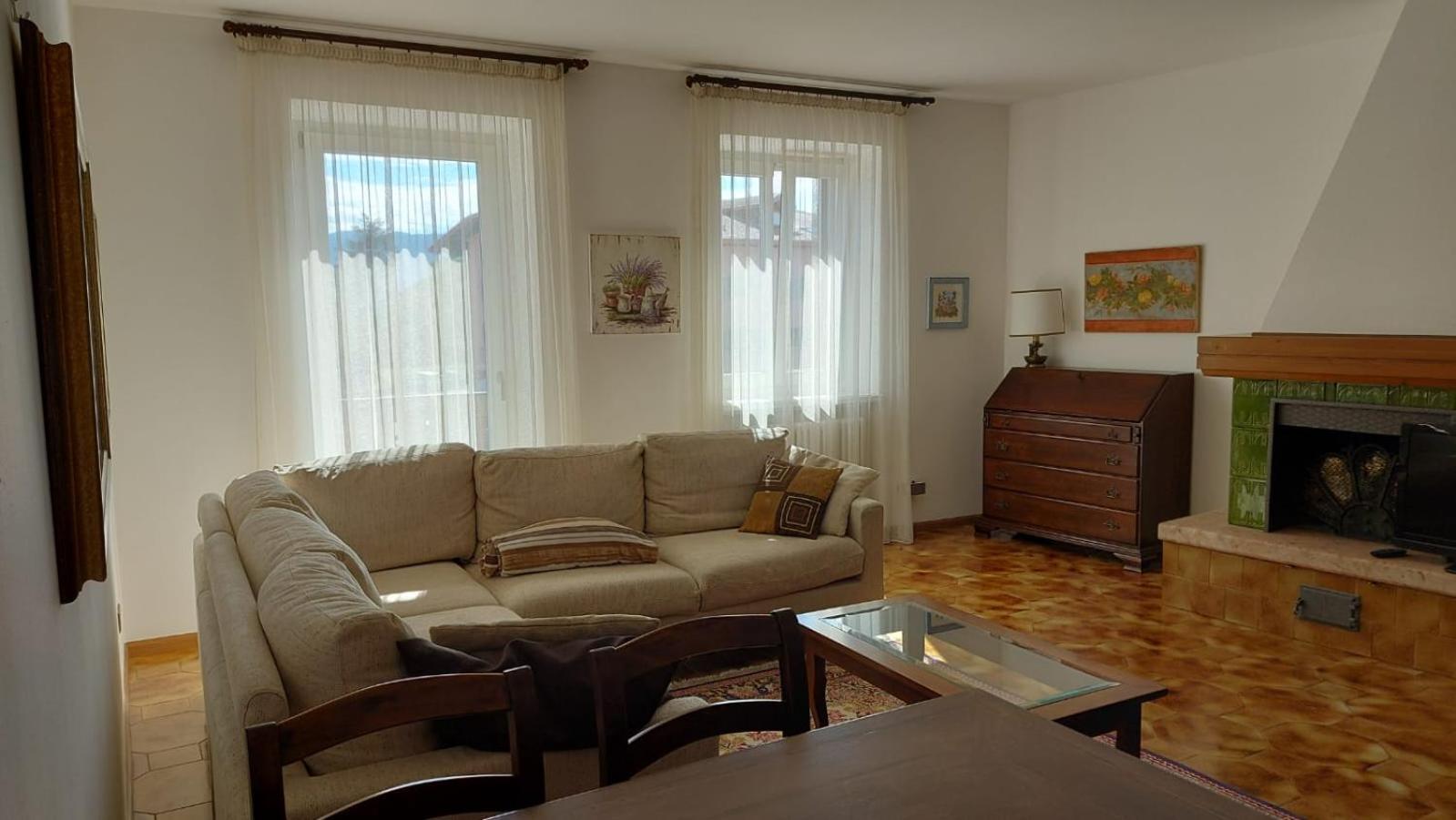 Casa Vacanze Paola Romeno Buitenkant foto