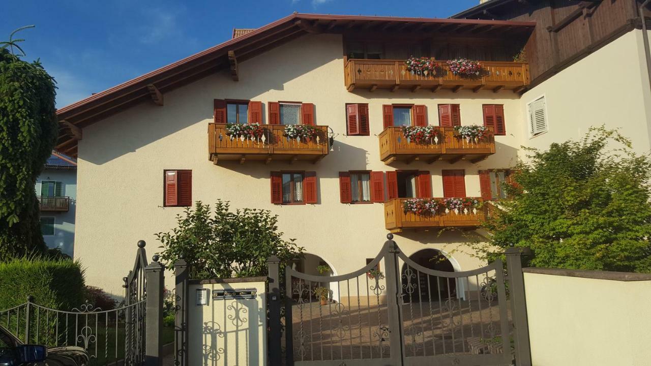 Casa Vacanze Paola Romeno Buitenkant foto